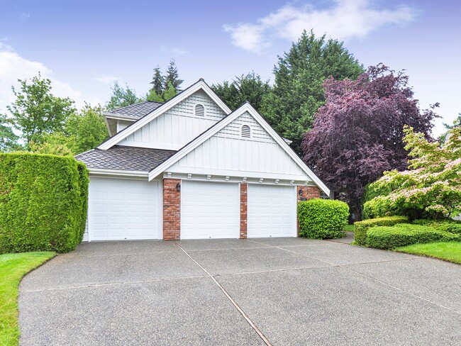 Photo - Stunning and Elegant 4+ Bedroom on Park-Like Lot Pine Lake Estates Sammamish