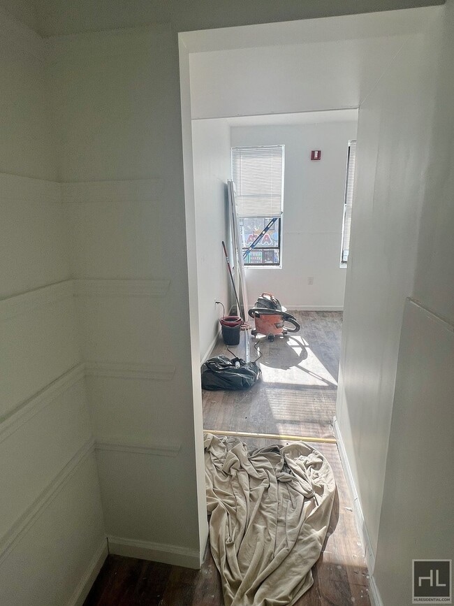 3BR 1BA Sunny & Renovated w/ Shared Backyard In Flatbush