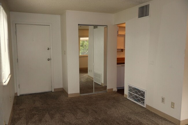 Photo - 1705 Heatheridge Rd