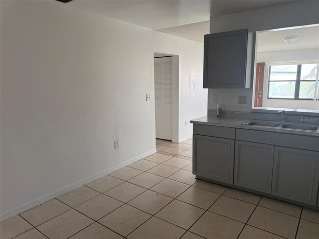 Photo - 638 Royalty Ct