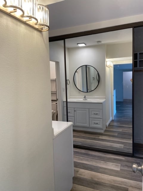 Photo - 18307 Burbank Blvd Unidad 319