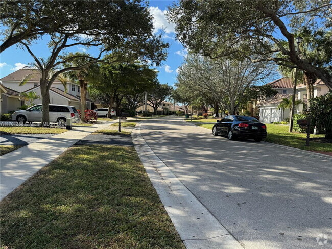 Building Photo - 7440 NW 65th Ln Rental