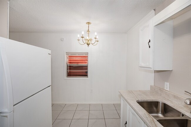 Building Photo - 2020 Rosalee St