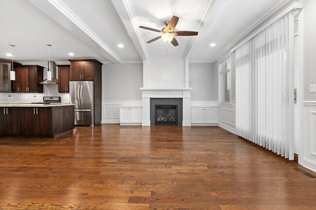 Photo - 1356 W Grand Ave Unit 2E