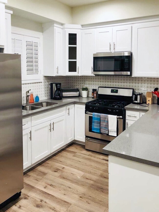 Building Photo - 2013 Raymond Ave Unit 2013 Raymond Ave-3B3B