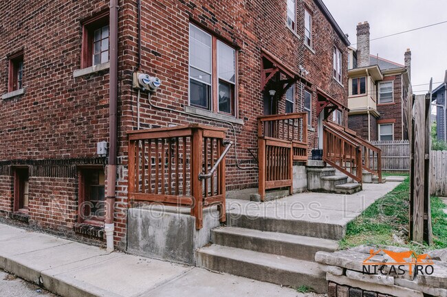 Photo - 2072 Indianola Ave