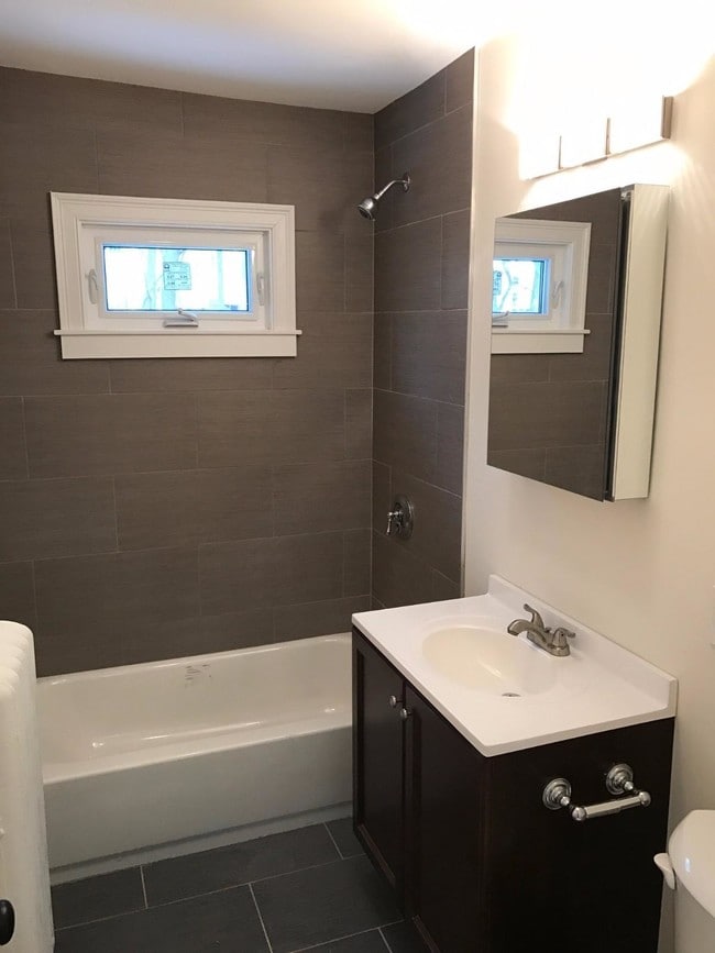 Photo - 51 Leamington Rd Unit 2