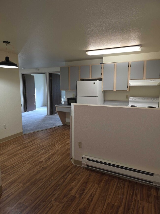 Photo - Cedar Apartments