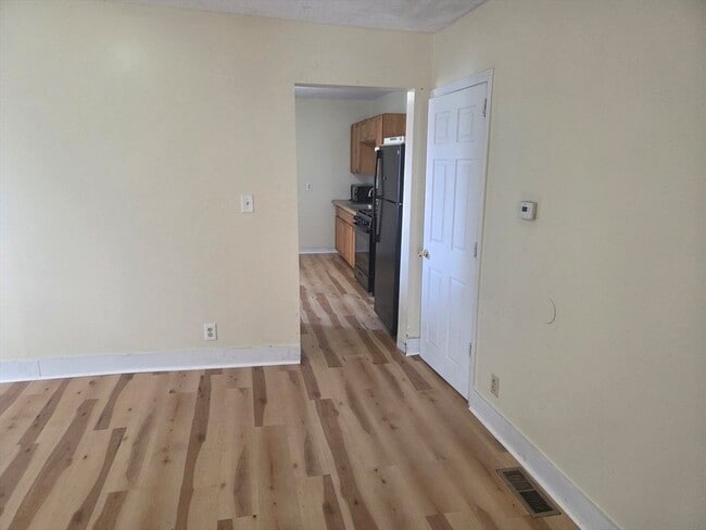 Photo - 210 Farnham St Unit 1