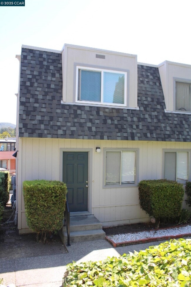 Building Photo - 4811 Appian Way Unit 3/5 Rental
