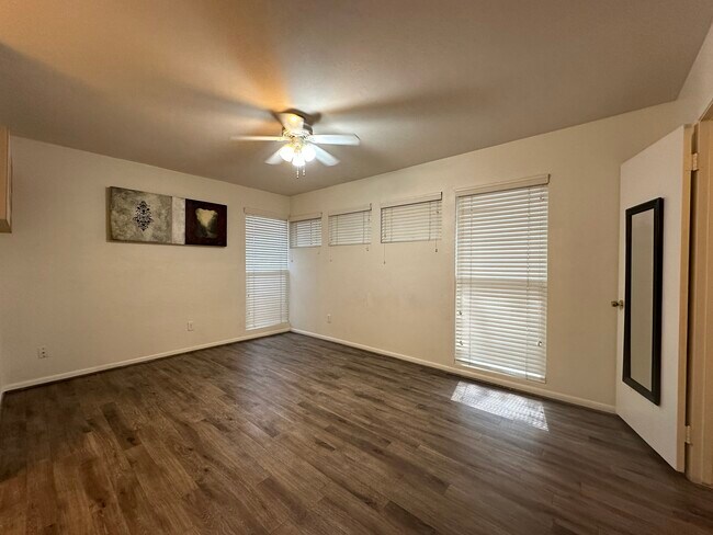 Photo - 3705 S Terrace Rd Unit Ensuite