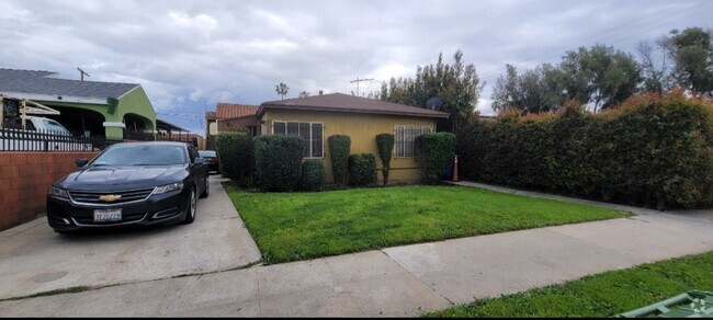 Building Photo - 5854 8th Ave Unit 5854 8th Ave Rental