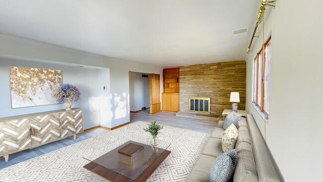 Building Photo - 1491 E Maiden St Unit Main