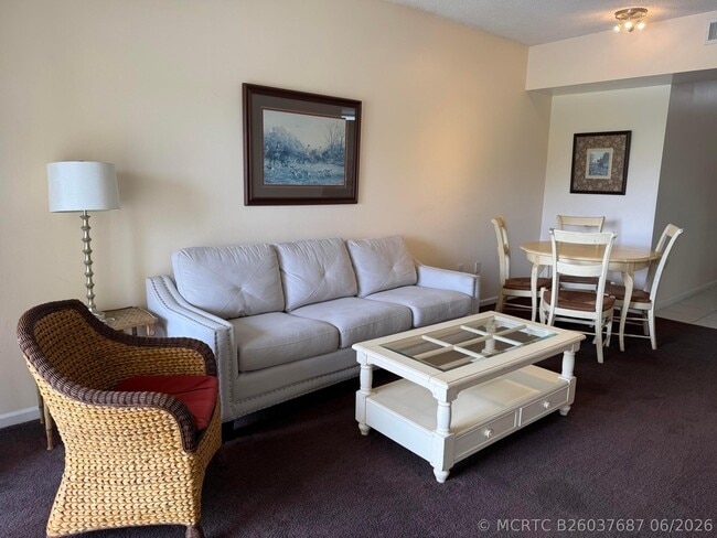 Building Photo - 2100 Greenview Shores Blvd Unit 511