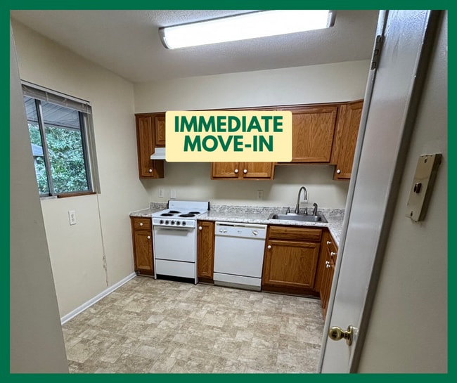 Building Photo - 2 Bedroom Condo in a central location!