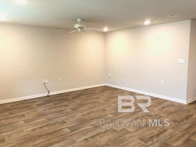 Photo - 8114 Irwin Loop