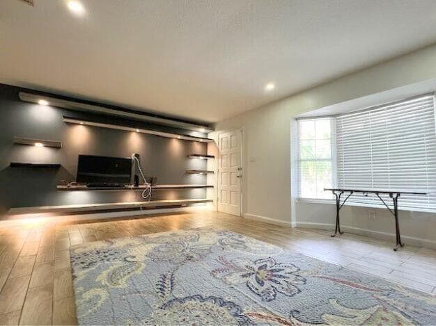 Photo - 9148 Oakwood Dr