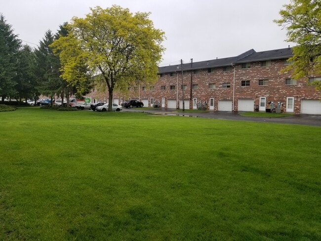 Halsted Park Apartments
