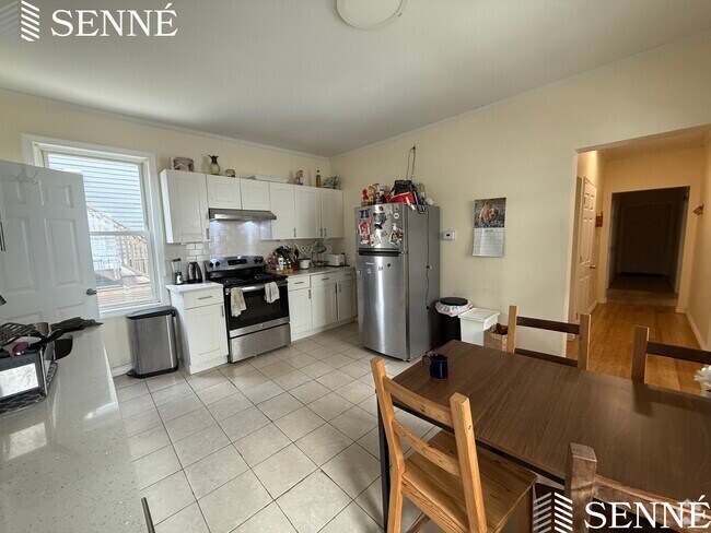 Building Photo - 47 Dane St Unit 1 Rental