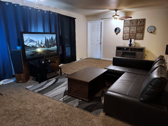 Photo - 127 S Main St