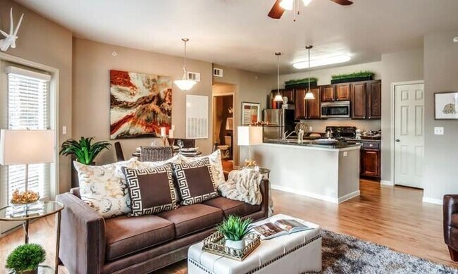 Photo - 8828 N Riverside Dr Unidad c1