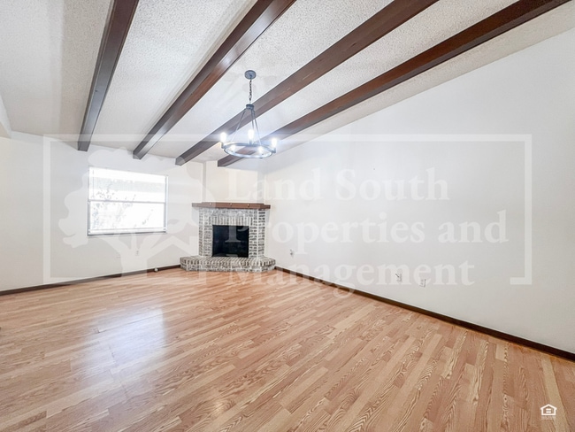 Photo - 735 Mikasuki Dr