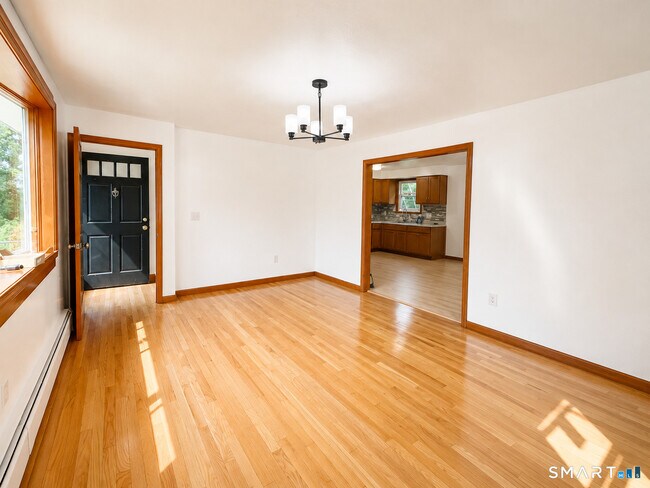 Photo - 98 Hartley Dr