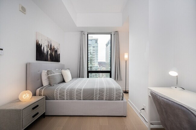 Photo - 815 Rue de la Montagne Unit ID1261851P