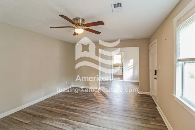 Photo - 3314 Albert St