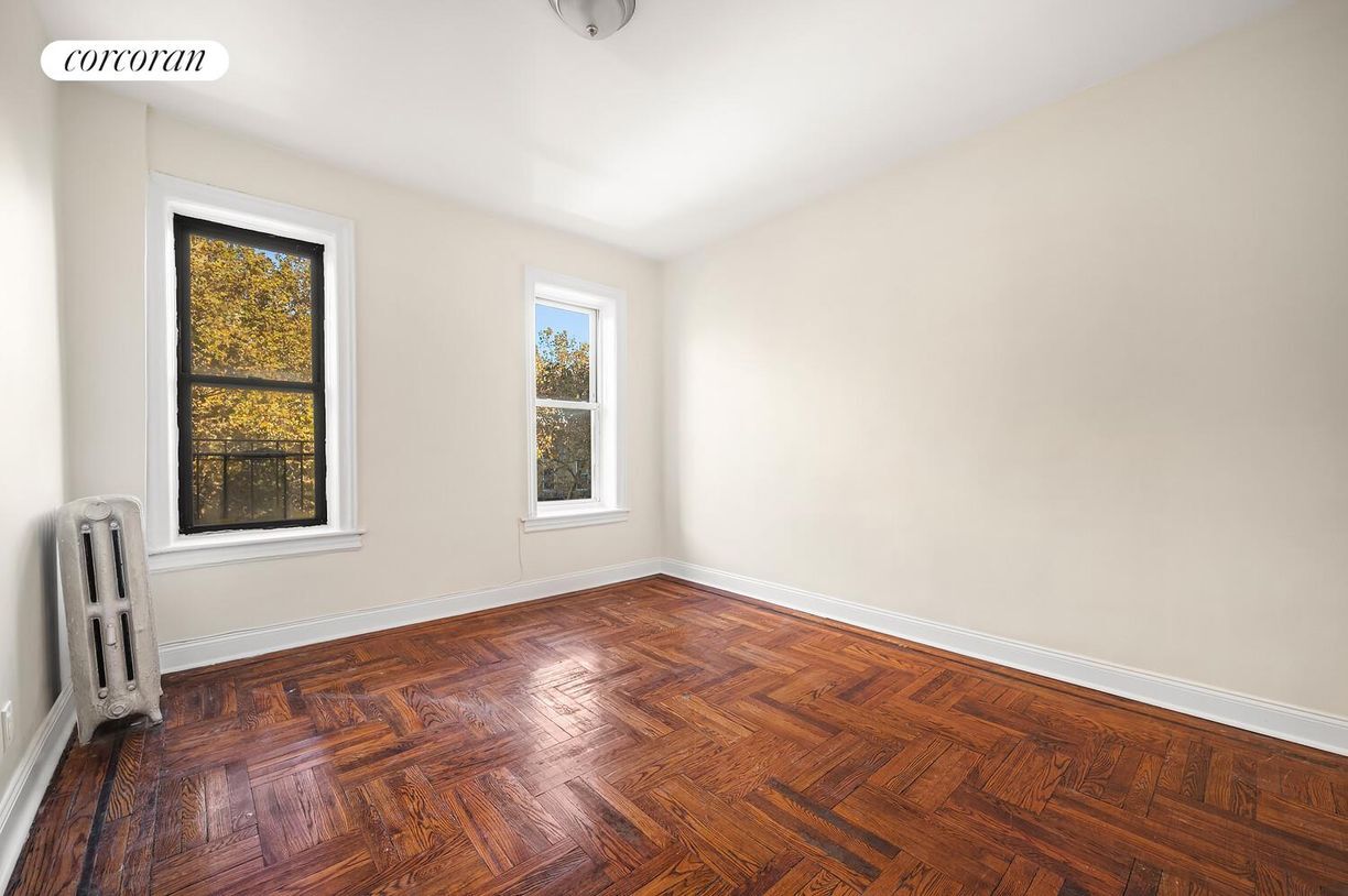 Photo - 396 Montgomery St