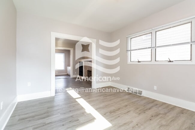 211 Center St