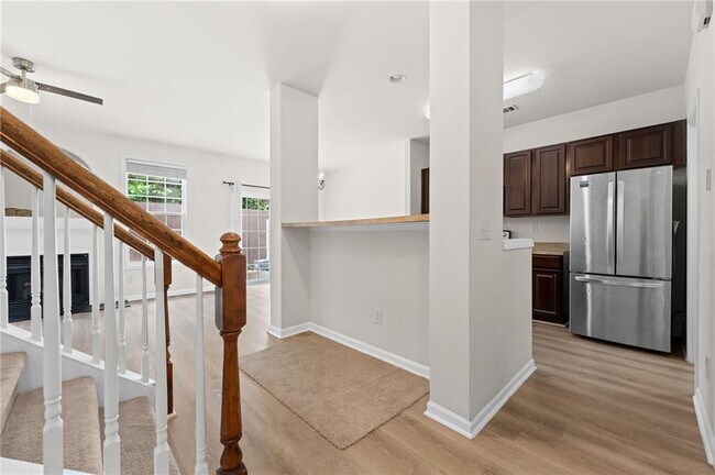 Photo - 1058 Treymont Ln SW