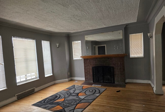 Photo - 14338 Lauder St