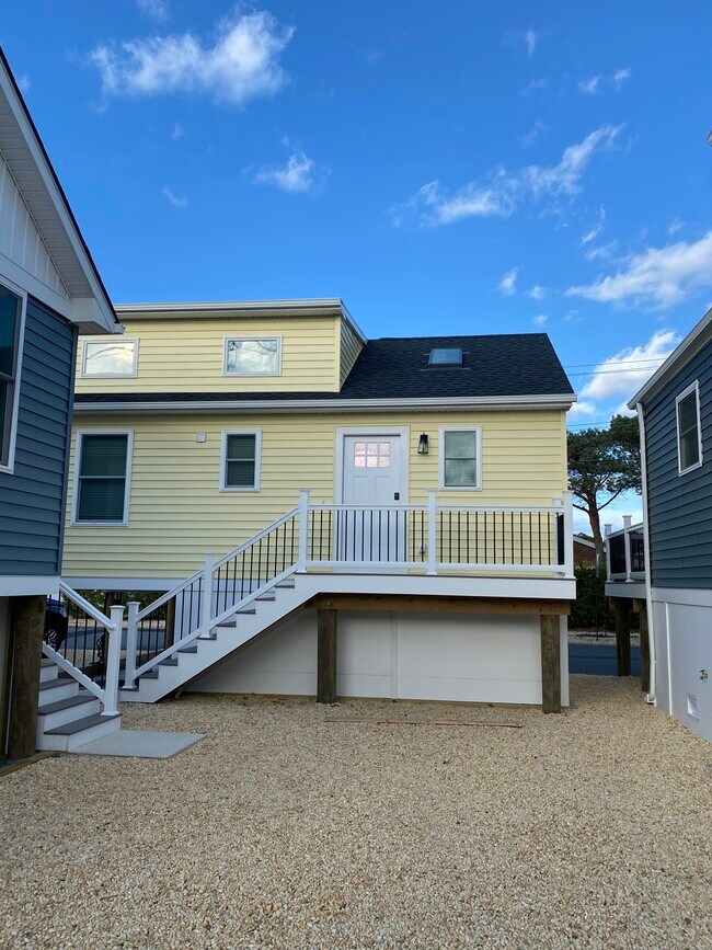 Building Photo - 101 W Cove Way Rental