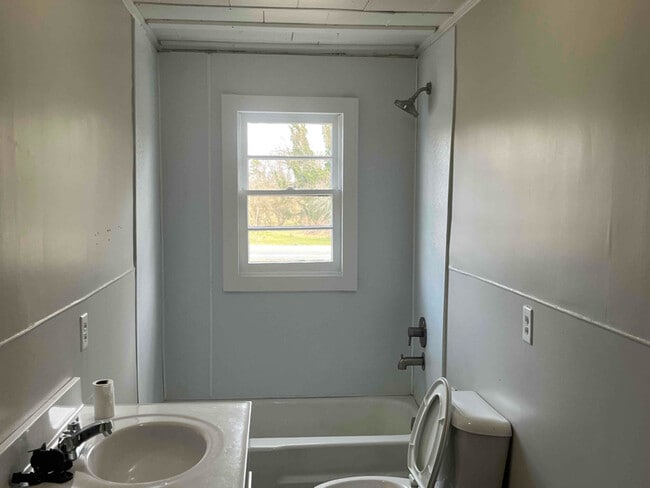 Photo - 8402 Duncan Bridge Rd