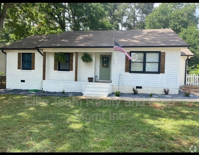 Building Photo - 2021 Downey St Rental