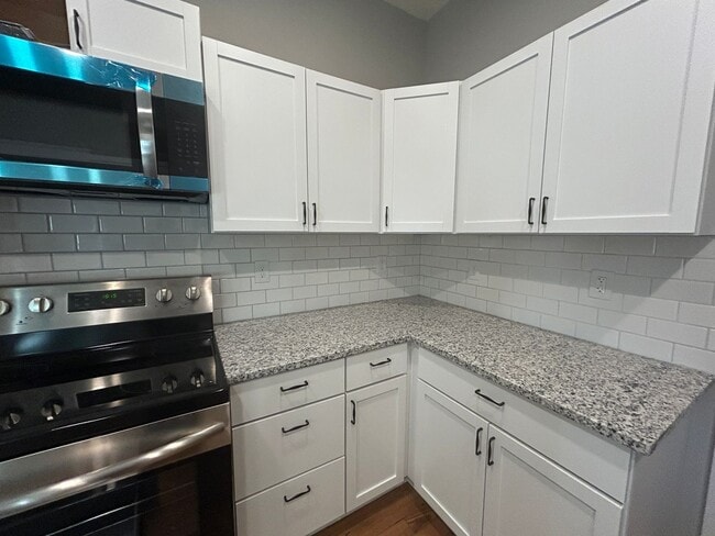 Photo - 839 Locust St