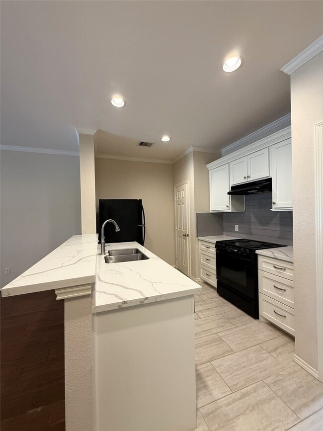 Photo - 1410 Ennis St