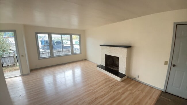 Photo - 577 NW T St Unit 577