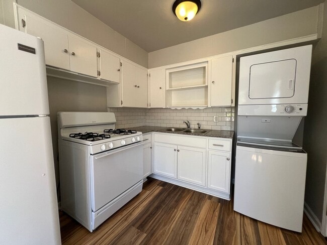 Building Photo - Fully Remodeled Home In Great Area Near Tinker AFB