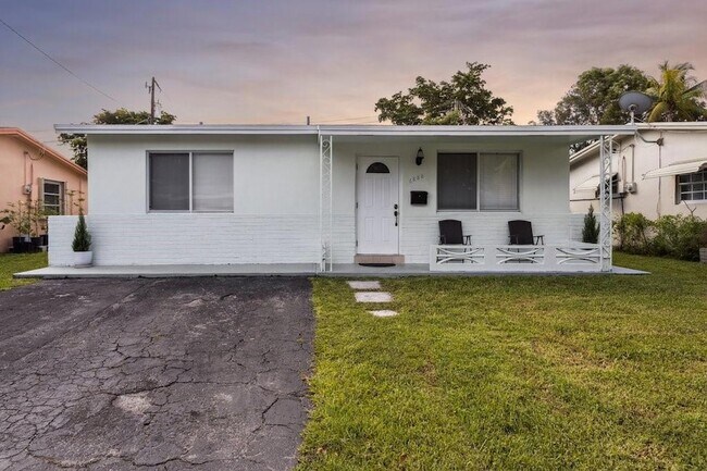 Photo - 6888 NW 30th St