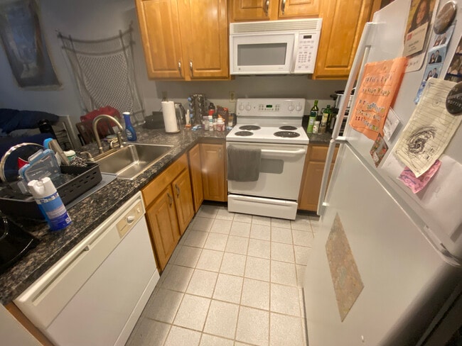 Photo - 20 Queensberry St Unit B