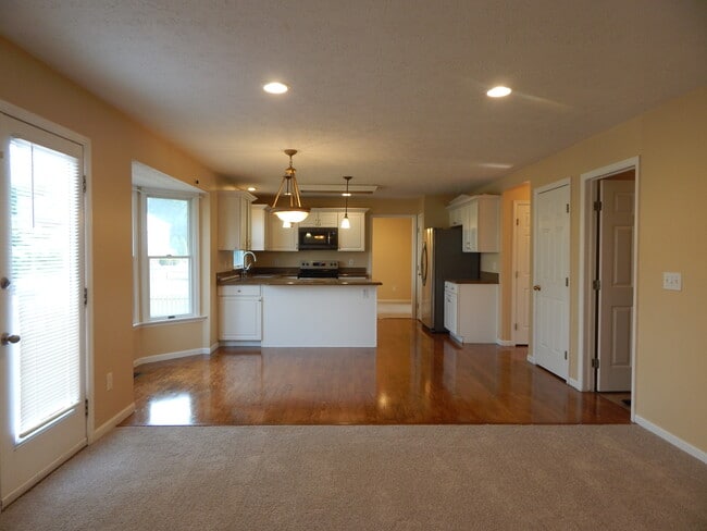 Photo - 20 Lexington Ct