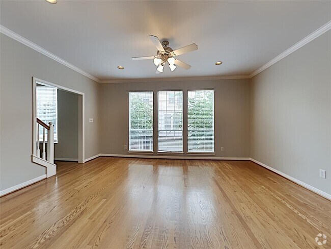 Building Photo - 1905 Calumet St Rental