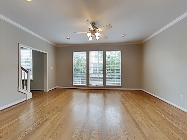 Photo - 1905 Calumet St Condo