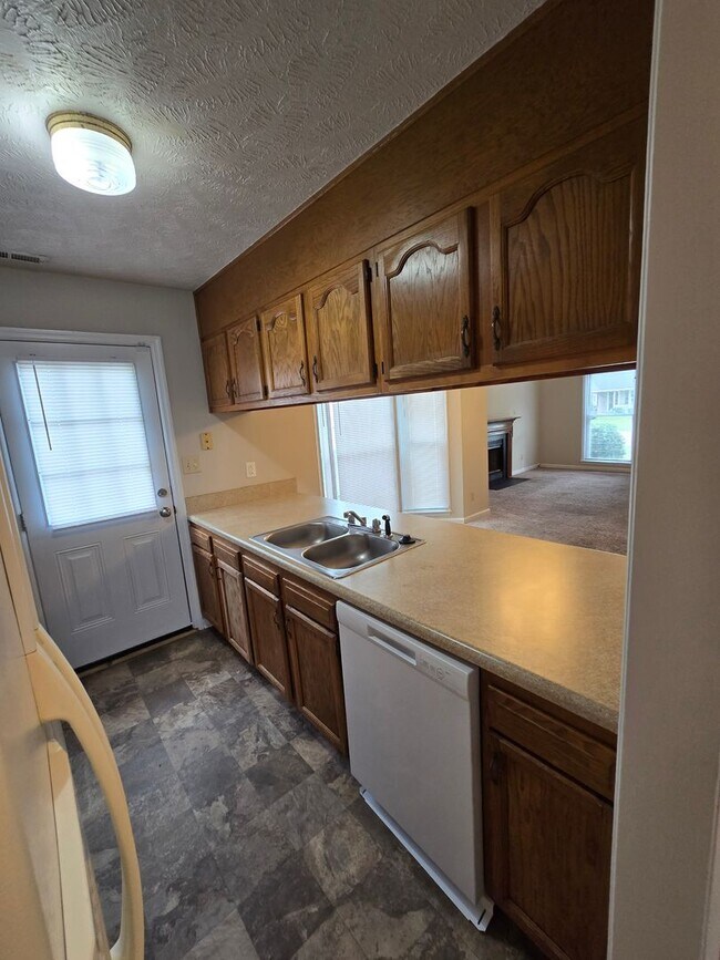 Photo - 6850 Shawcross Ln