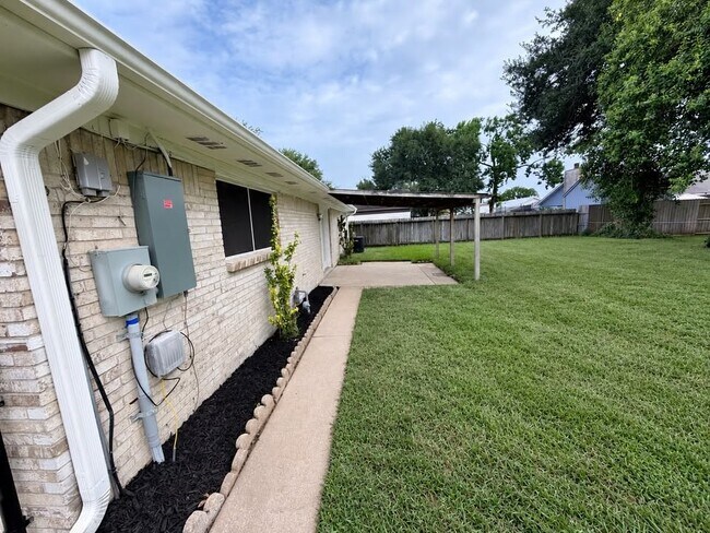 Photo - 3428 Hickory Ln