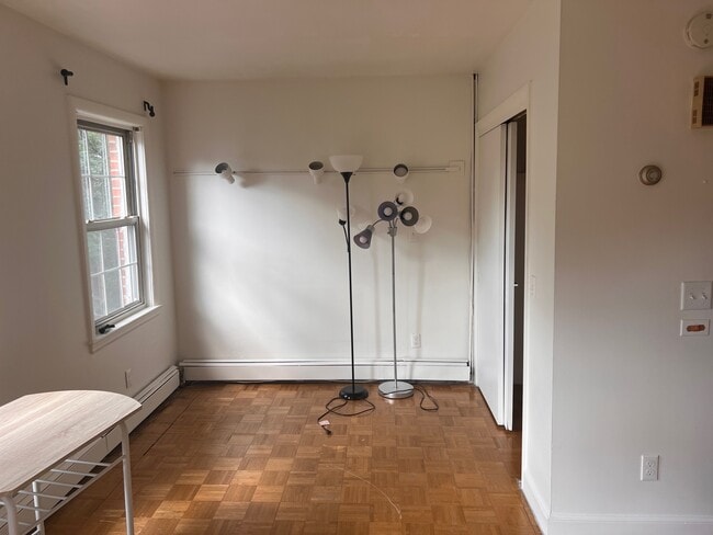 Building Photo - 2 Melrose St Unit 3 Rental