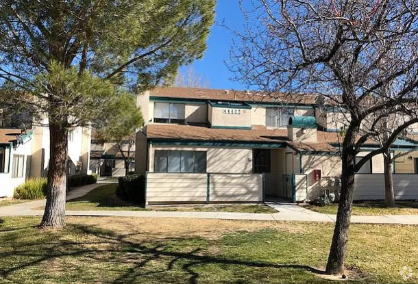Building Photo - 44460 15th St E Rental