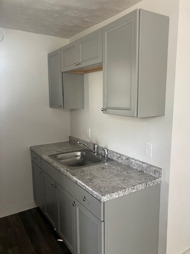 Photo - 803 E Washington St